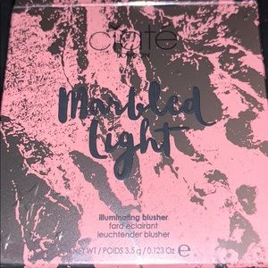 CIATÉ London Marbled light Illuminating blusher